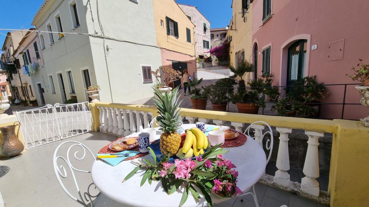 La Terrazza Nel Cuore Di Capoliveri Dış mekan fotoğraf